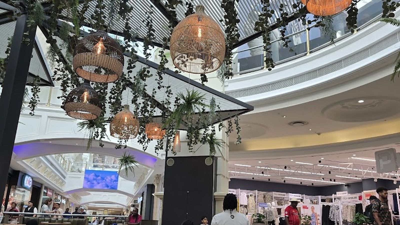 Col’Cacchio Canal Walk